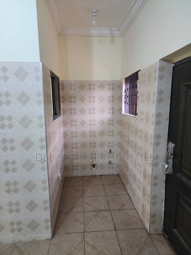 2bdrm Apartment in Behind Trade Fair for rent · Photo 5