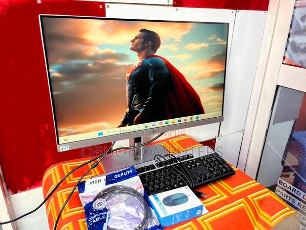 HP 24'' Inch Monitor · Photo 1