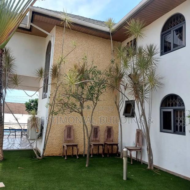 5bdrm House in Testimonial Building, Adjiriganor for sale · Photo 1