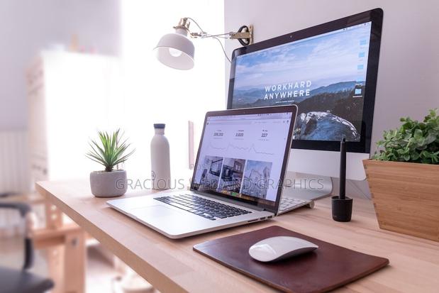Create a Stunning and Responsive Business Website · Photo 1