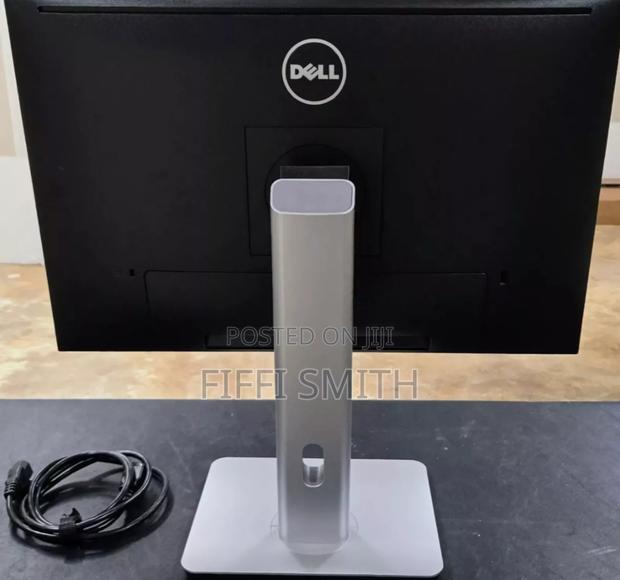 Dell Ultrasharp Edgeless Monitor 24"Inches · Photo 3