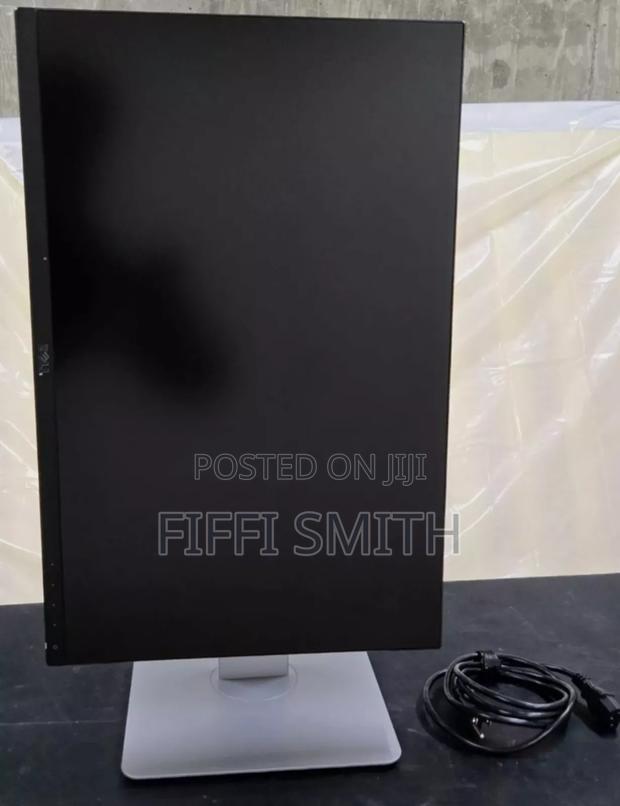 Dell Ultrasharp Edgeless Monitor 24"Inches · Photo 5