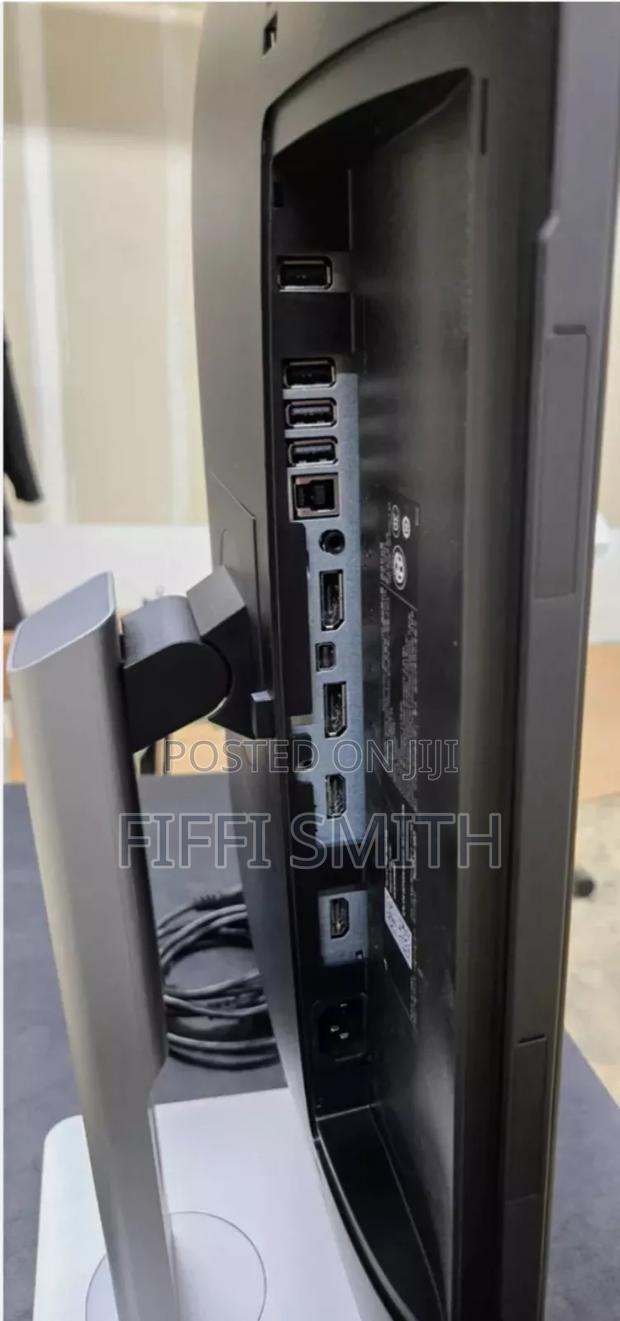 Dell Ultrasharp Edgeless Monitor 24"Inches · Photo 4