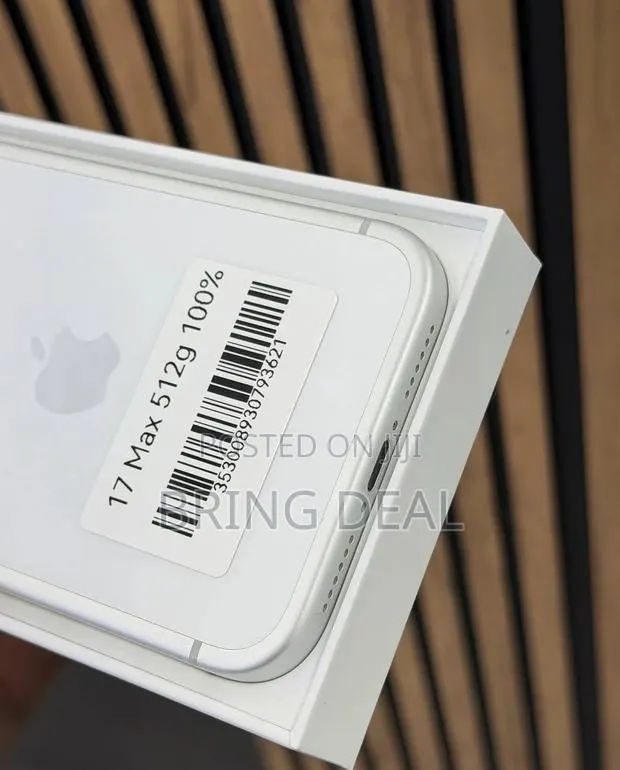 Apple iPhone 17 Pro Max 256 GB Silver · Photo 1
