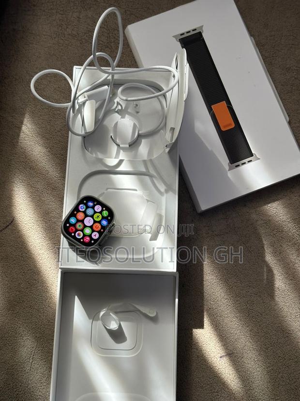 Apple Watch Ultra 1 · Photo 1