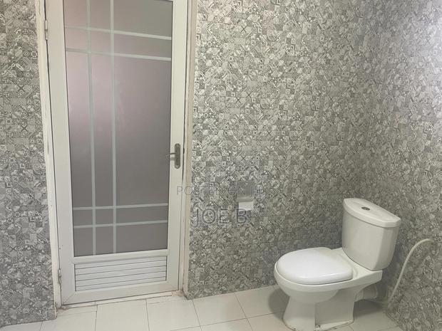 Furnished 1bdrm Apartment in Madina for rent · Photo 6