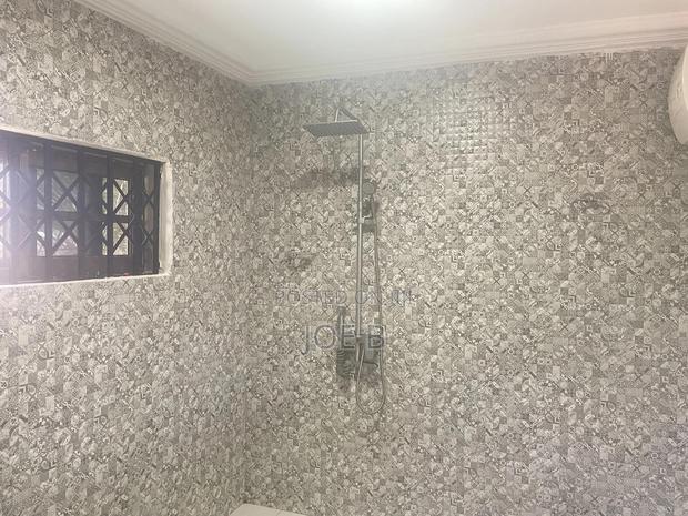 Furnished 1bdrm Apartment in Madina for rent · Photo 7