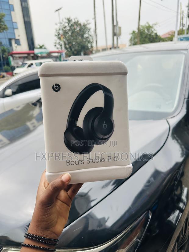 Zealous Sleek Black Pro Studio Beats · Photo 1