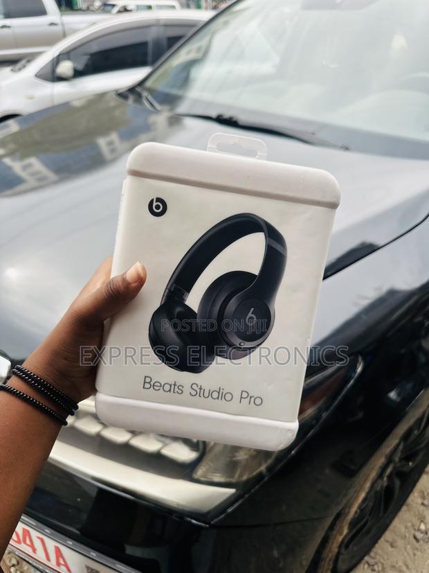 Active Noise Canceling Headphones Beats Studio Pro · Photo 1