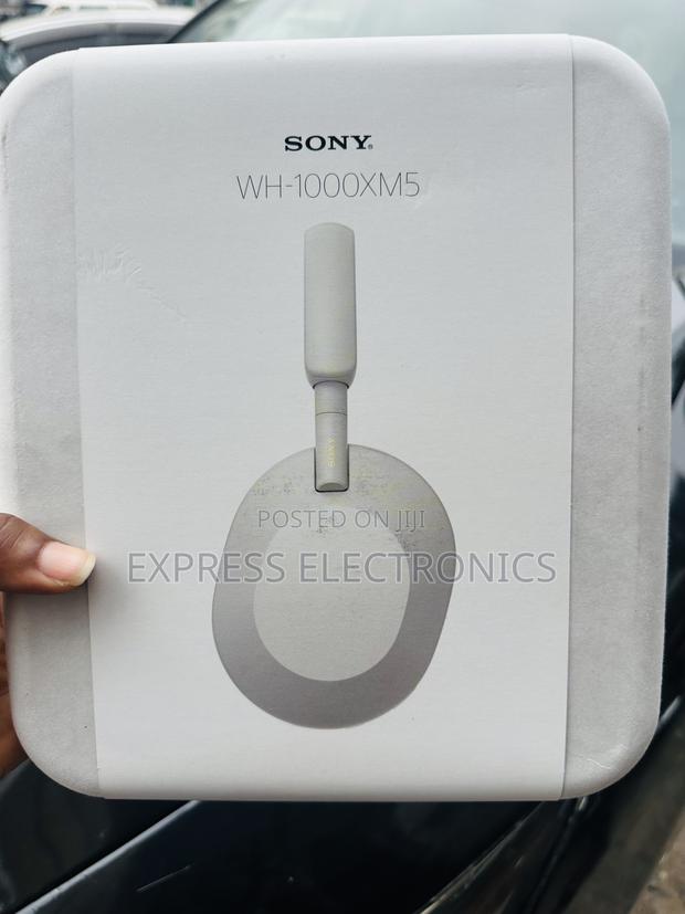 Sleek, Elegant Design SONY WH-1000XM5 · Photo 1