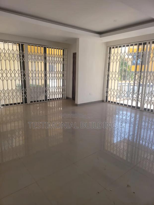 4bdrm House in Testimonial Building, East Legon for rent · Photo 8