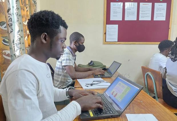 Master Web Development Graphic Design Simultaneously · Photo 1