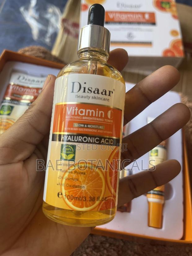 Disaar Vitamin C Facial Set (5 Piece) · Photo 4