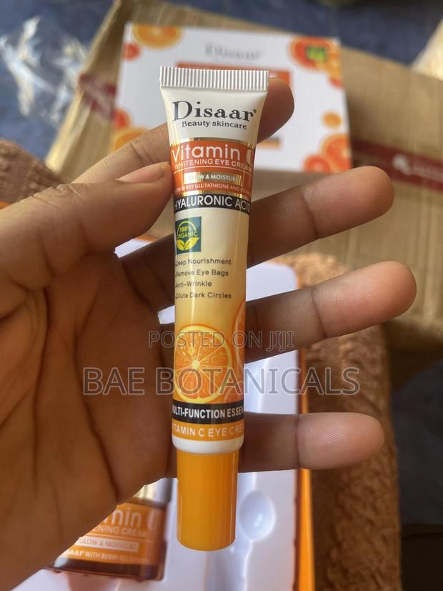 Disaar Vitamin C Facial Set (5 Piece) · Photo 3