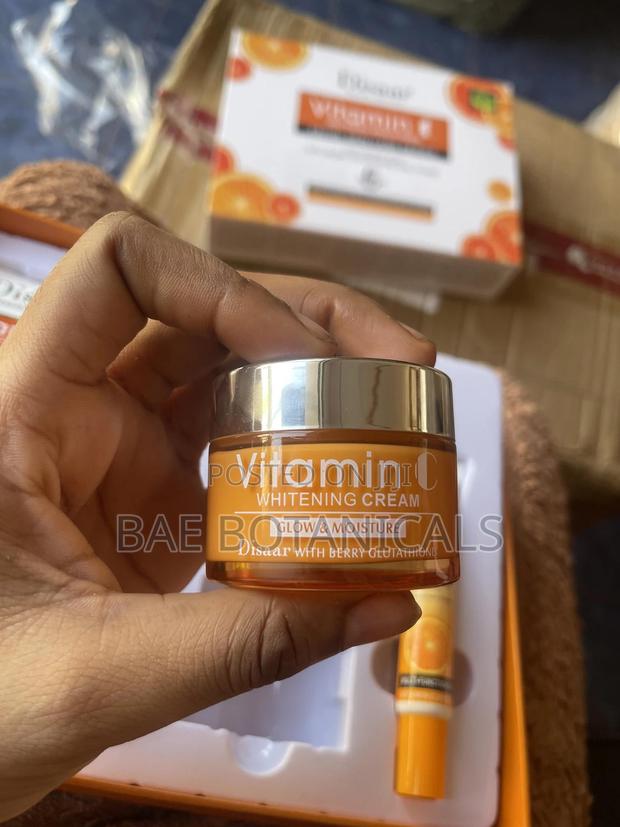 Disaar Vitamin C Facial Set (5 Piece) · Photo 2