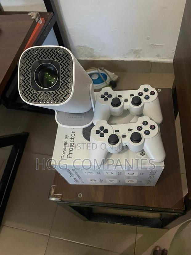 Projector With Wireless Game Pads · Photo 2