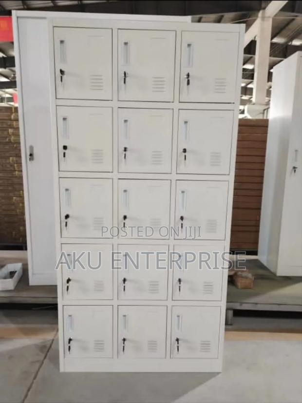15 Metal Lockers Storage Locker · Photo 1