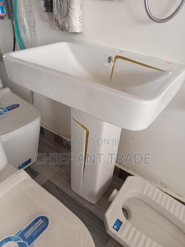 Basin. T9318 · Photo 1