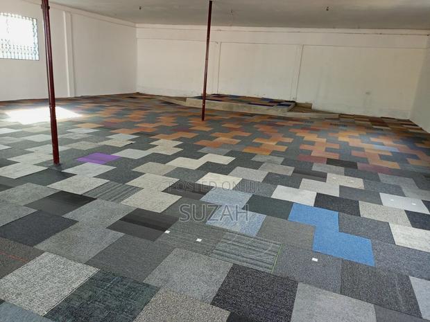 Standard Euro Tiles Carpet · Photo 1