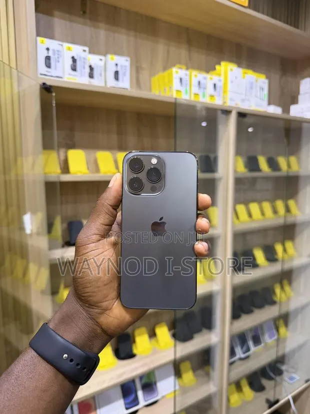 Apple iPhone 13 Pro 128 GB Graphite · Photo 1