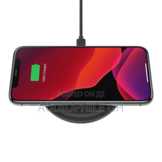 Belkin 10w Charging Pad + Qc 3.0 Wall Charger + Cable · Photo 2