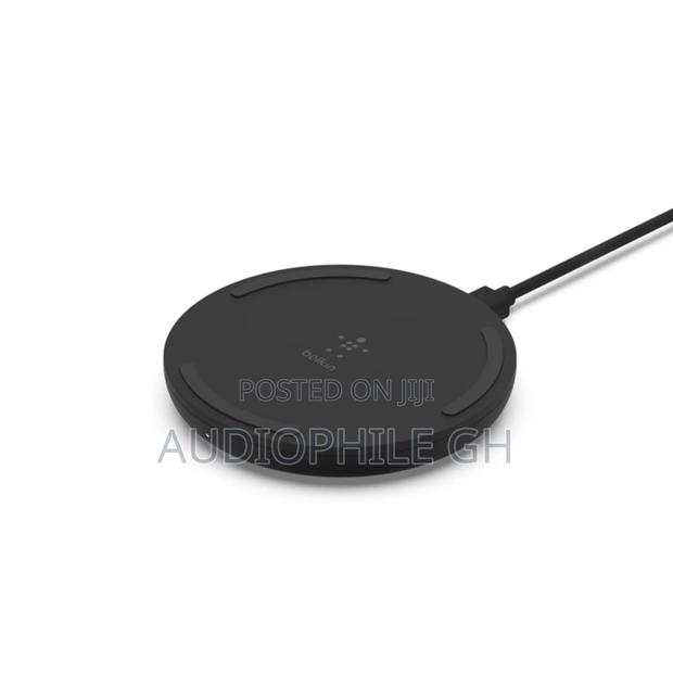 Belkin 10w Charging Pad + Qc 3.0 Wall Charger + Cable · Photo 6