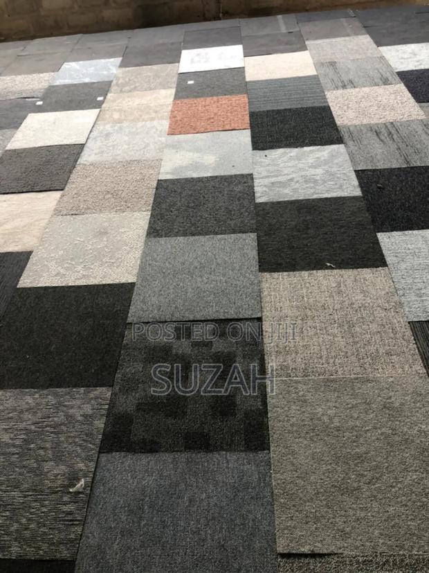 Woolen Carpet Sized in Tile Form · Photo 1