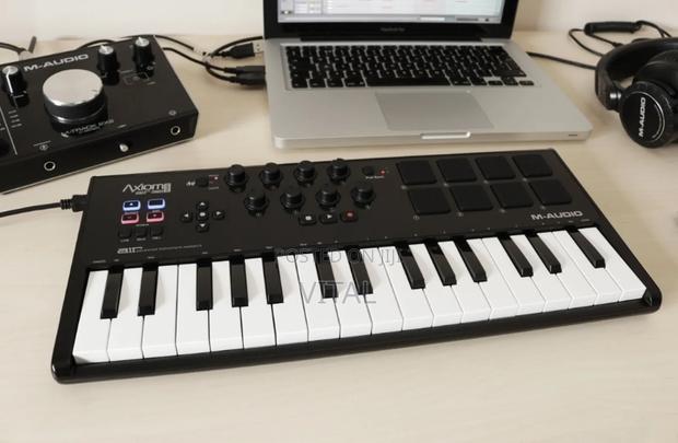 Studio Keyboard M-Audio Axiom Air 32 Mini · Photo 6