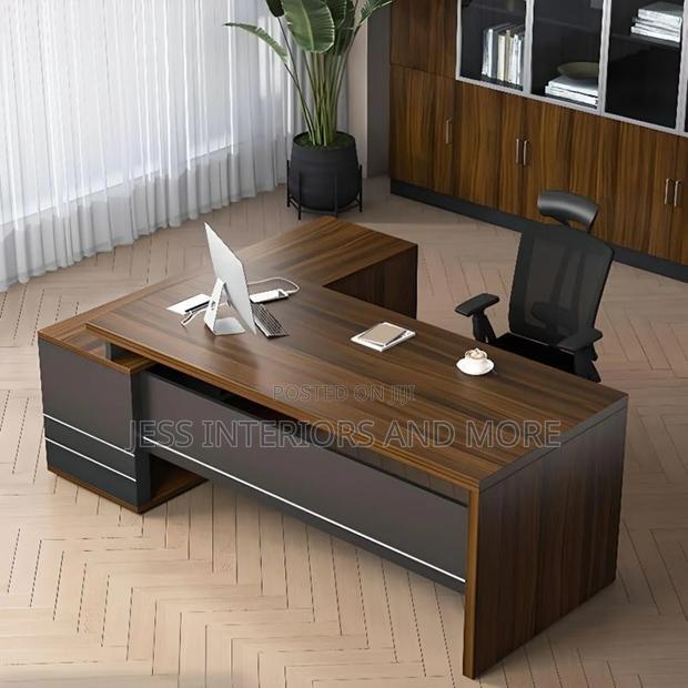 Executive Office Desk · Photo 4