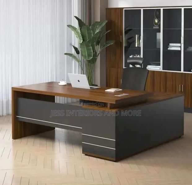 Executive Office Desk · Photo 1