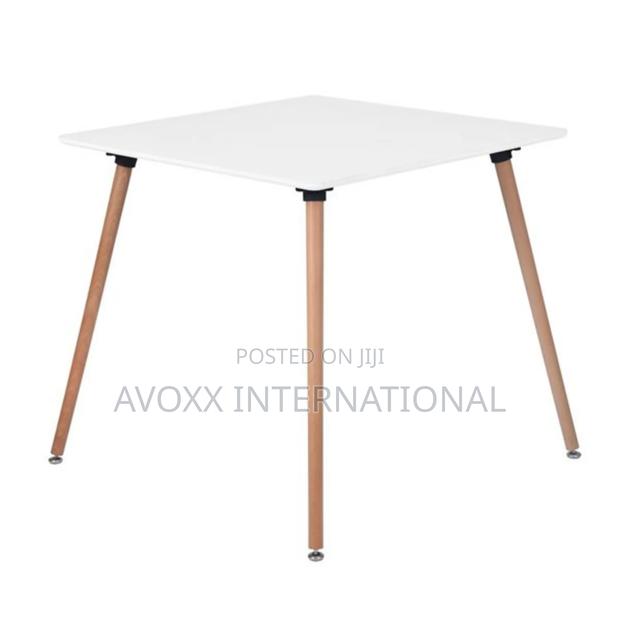 Rokrhomy Casa Rookie Square 31.5-in White Dining Table · Photo 1