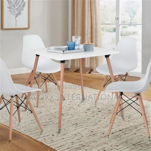 Rokrhomy Casa Rookie Square 31.5-in White Dining Table · Photo 2