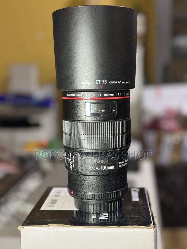 Canon 100mm F2.8 Macro Is Usm · Photo 2