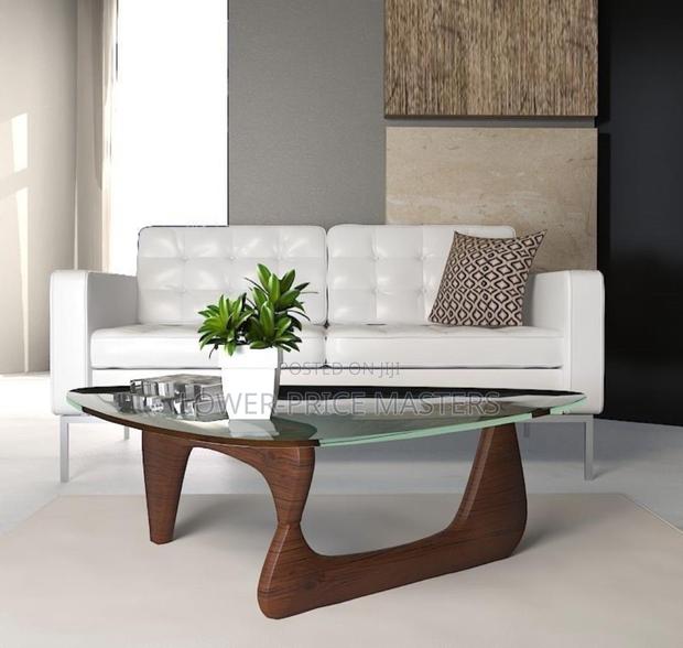 Class Glass Center Table · Photo 1