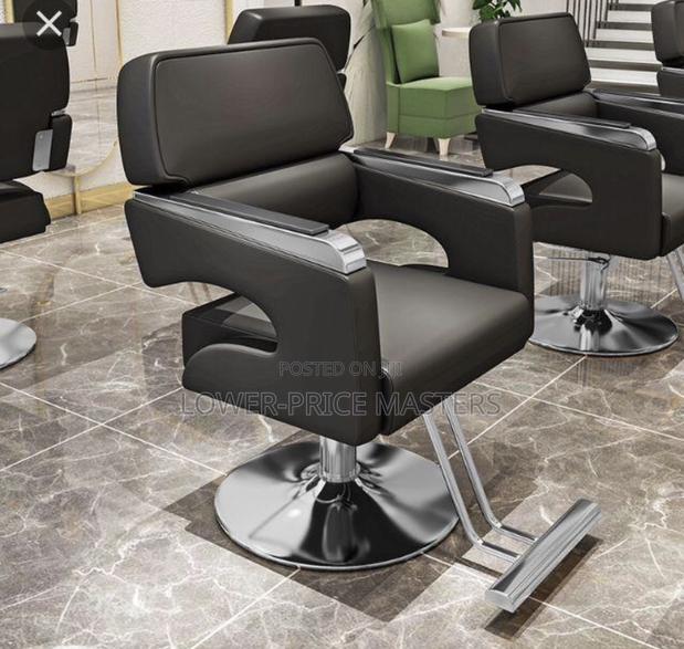 Classy Saloon Chair · Photo 1