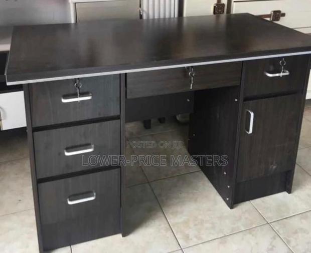 Office Desk · Photo 1