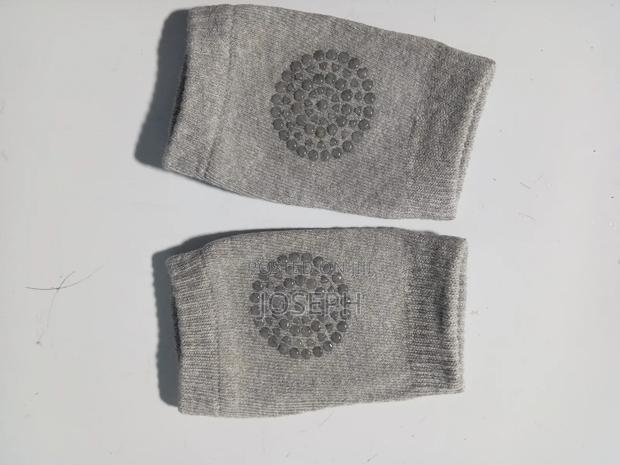 Baby Crawling Knee Socks Protection · Photo 4