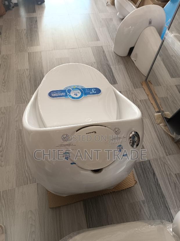 Egg Wc. Toilet Seat. T088 · Photo 3