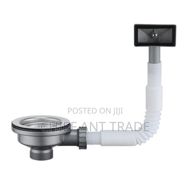 Extensible Waste Pipe · Photo 3