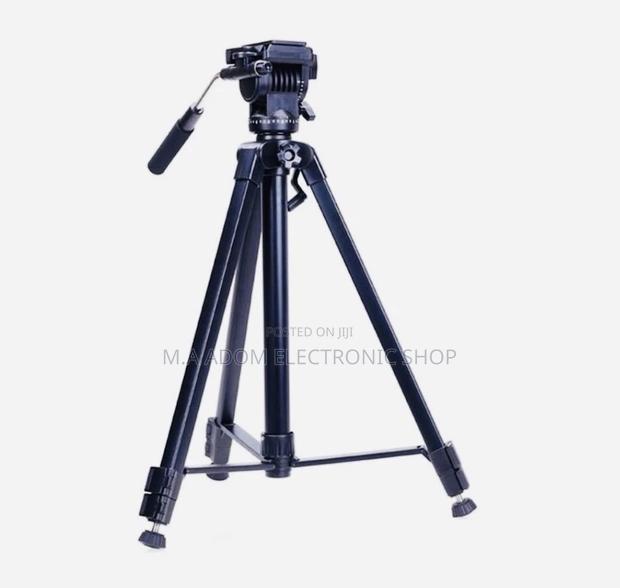 Yunteng VCT-860: A Professional Tripod for Stable Shots · Photo 1