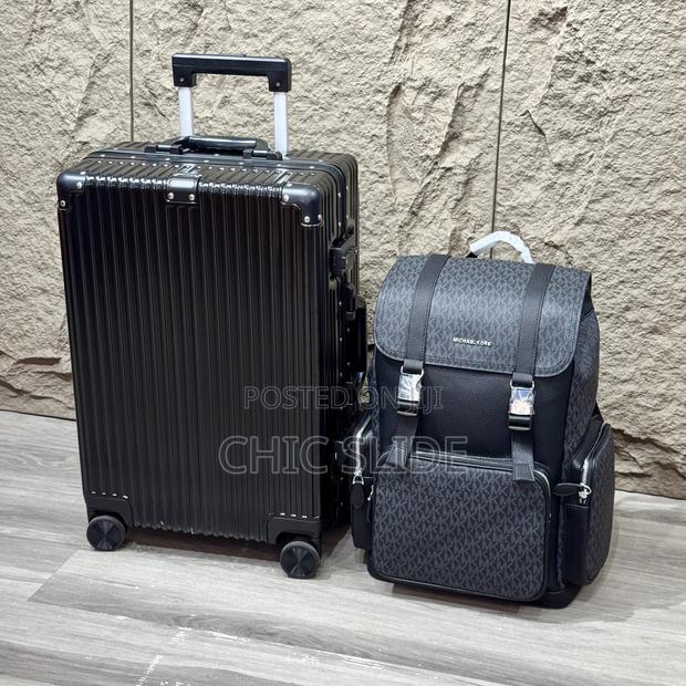 Luxury Travel Set · Photo 8
