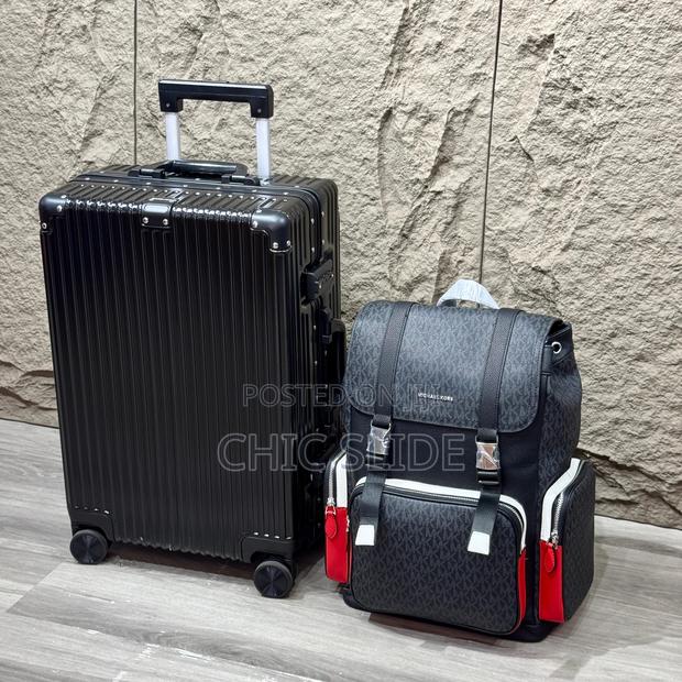 Luxury Travel Set · Photo 3