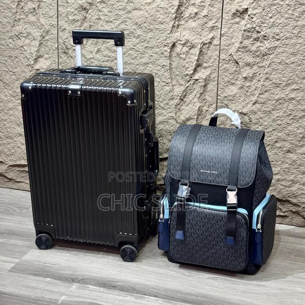 Luxury Travel Set · Photo 5