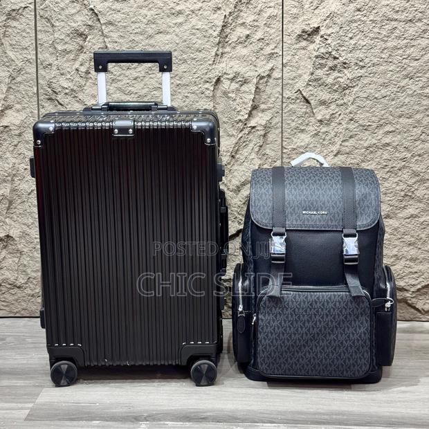 Luxury Travel Set · Photo 6