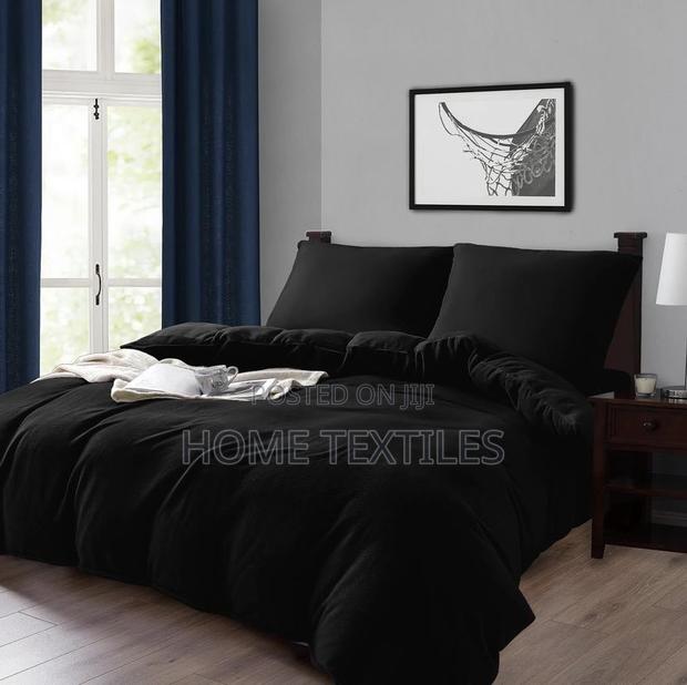 7 Pieces Plain Black Duvets Set for King Size Bed · Photo 1