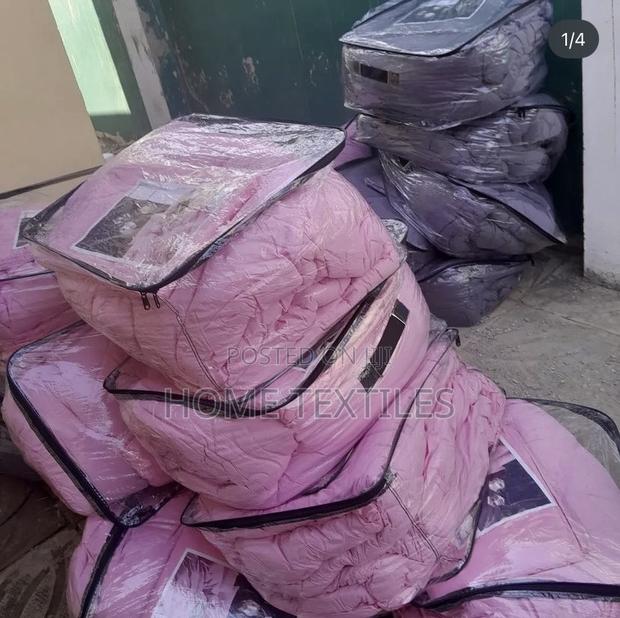 7 Pieces Heavy Duvets With Bedsheets and Pillow Cases · Photo 1