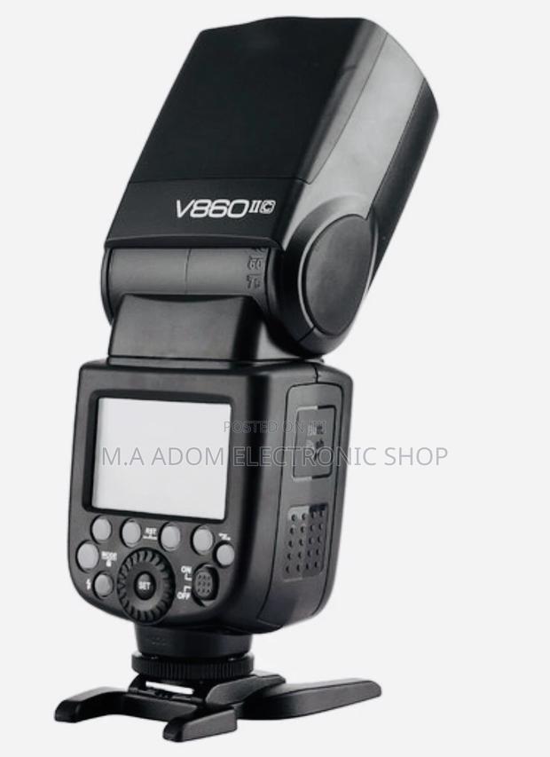 Godox V860 II: A Powerful and Versatile Speedlight Flash · Photo 1