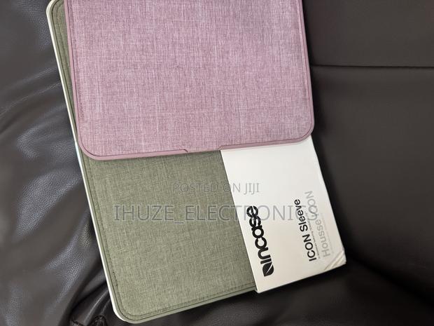 ICON Sleeve With Woolenex for 14inch Macbook Pro · Photo 4