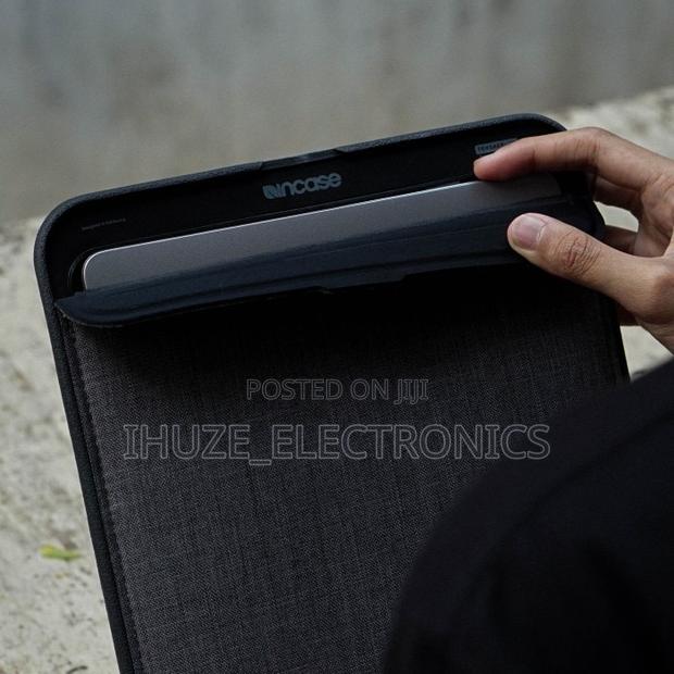 ICON Sleeve With Woolenex for 14inch Macbook Pro · Photo 3