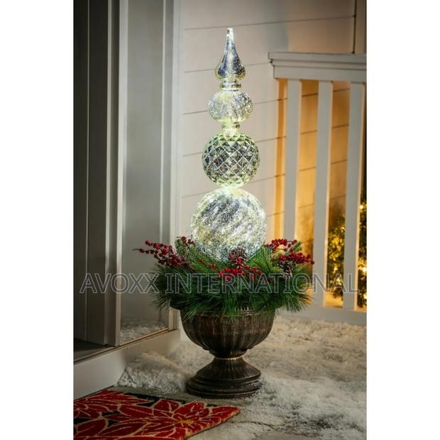 Evergreen 36"H Gold Twinkling White LED Ornament With Wreath · Photo 3